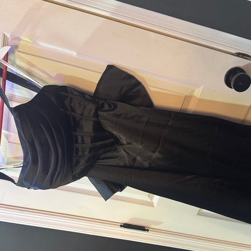 Elegant Black Women's dress New without tags